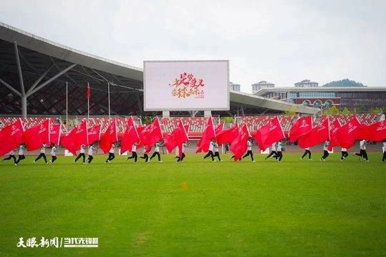 关于拜仁，我预计他们在冬窗会很忙，正如体育总监弗洛因德所说的那样，拜仁希望引进两三名球员，包括中场、右后卫和中后卫，如果拜仁能够找到一位帕瓦尔这样的球员，那他们只需要签下两人就够了。